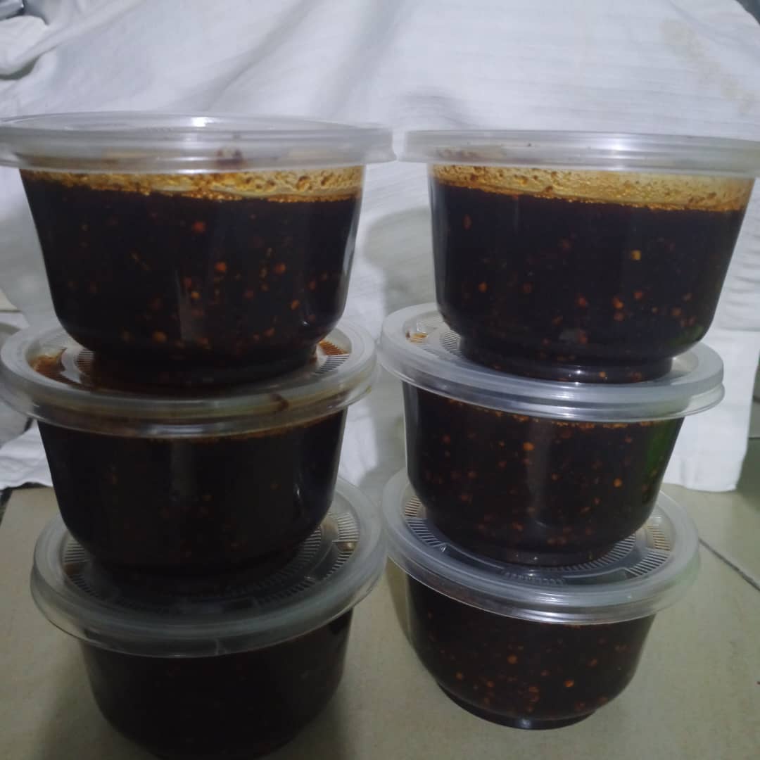 Piment noir (sauce pimentée maison)